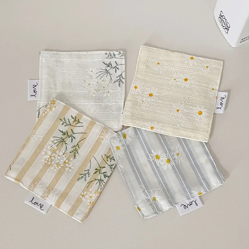 INS French Square Double Layer Fabric Coaster Vintage Fresh Daisy Florals Rustic Floral Mats Insulated Durable Home Coasters
INS French Square Double Layer Fabric Coaster Vintage Fresh Daisy Florals Rustic Floral Mats Insulated Durable Home Coasters