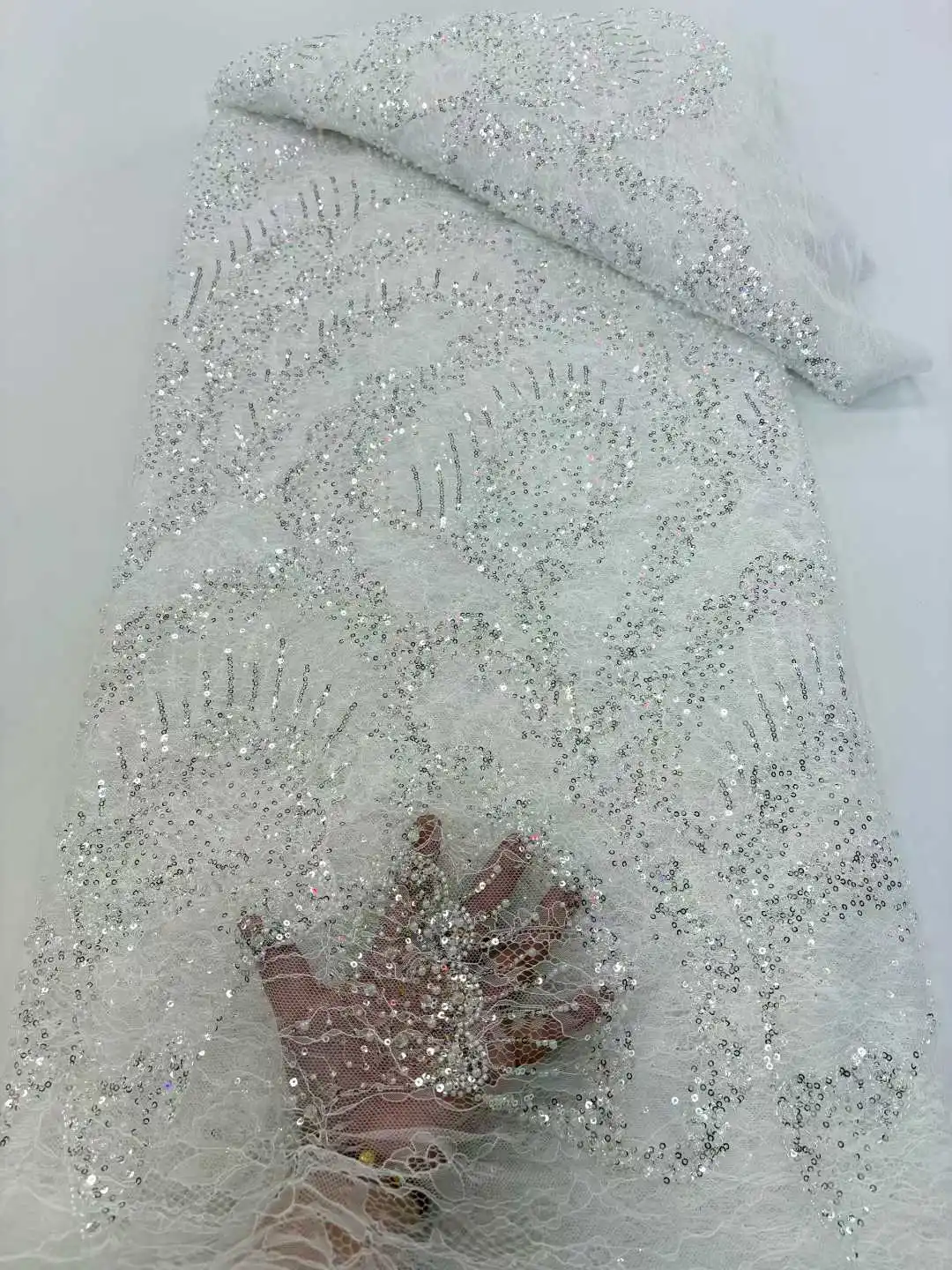 Nigerian African France 2025 Latest Hot Sale Tulle Lace Fabric With Beads Sequins High End for Bride Wedding Party Sew Dresses
Nigerian African France 2025 Latest Hot Sale Tulle Lace Fabric With Beads Sequins High End for Bride Wedding Party Sew Dresses