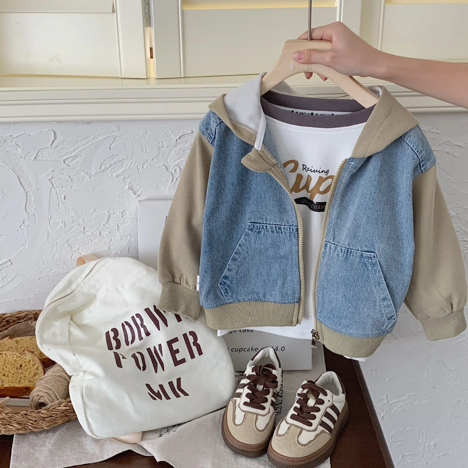 Children's spring coat, men's and children's Korean version gradient color casual denim coat, baby versatile fashionable jacket,
Children's spring coat, men's and children's Korean version gradient color casual denim coat, baby versatile fashionable jacket,