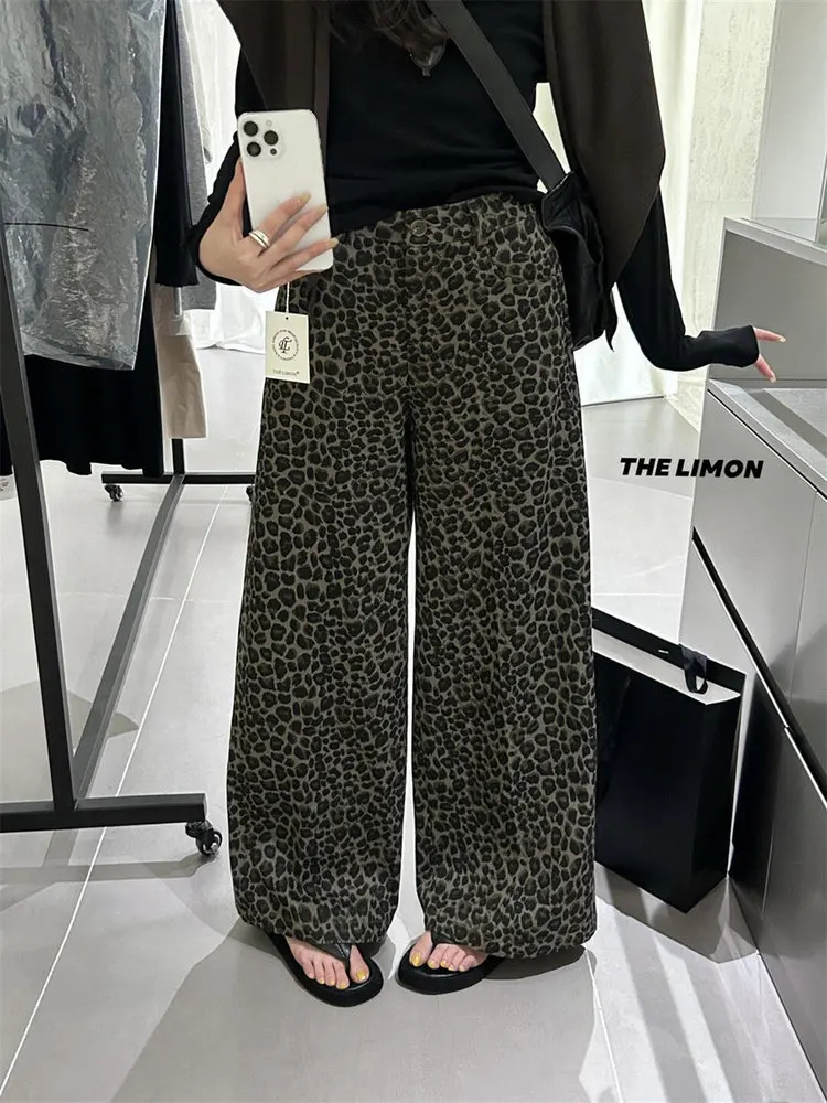 Женские повседневные брюки с высокой талией, прямые, свободные джинсы в пол, с леопардовым принтом, винтажные, модные
Женские повседневные брюки с высокой талией, прямые, свободные джинсы в пол, с леопардовым принтом, винтажные, модные
