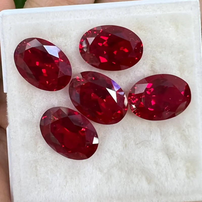 Высококачественный рубин цвета кроваво-красного оттенка, овальной огранки 13×18,0 мм, 14,0 карата, с бриллиантовой огранкой, твердость по Могу 9, для изготовления ювелирных изделий/коллекционирования.
Высококачественный рубин цвета кроваво-красного оттенка, овальной огранки 13×18,0 мм, 14,0 карата, с бриллиантовой огранкой, твердость по Могу 9, для изготовления ювелирных изделий/коллекционирования.