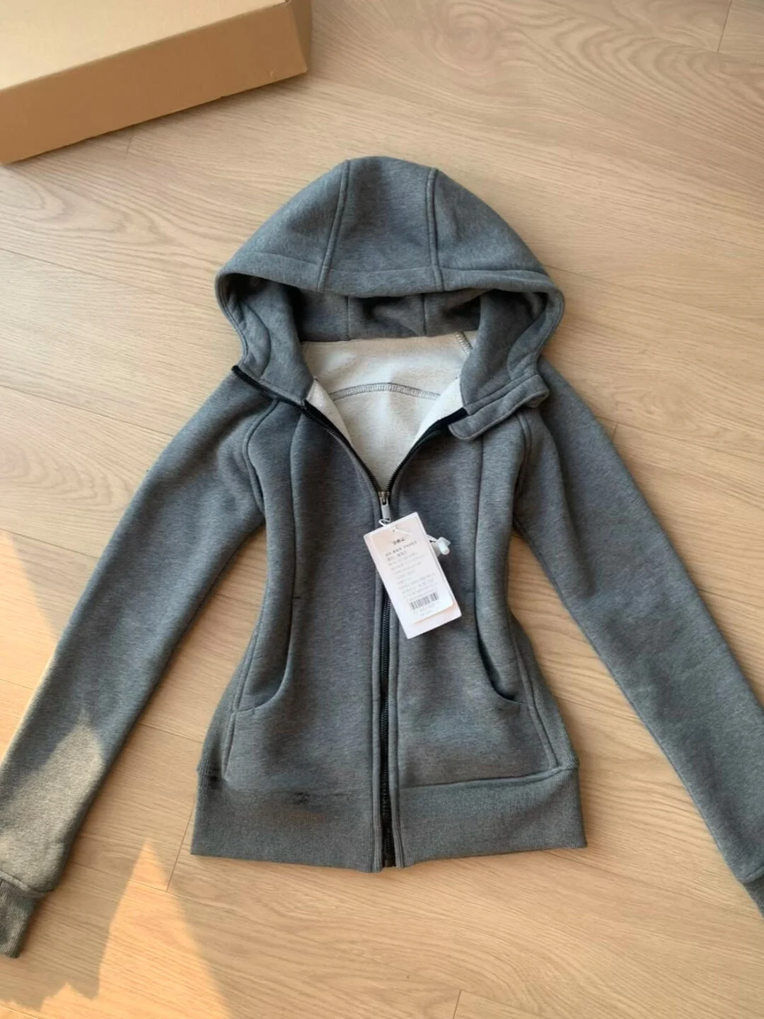 Slim Fit Short Coat Women's Style Shoulder Hoodie Spring Autumn Clothes Waist Inward Tight Fit Short Top 2025 New Model
Slim Fit Short Coat Women's Style Shoulder Hoodie Spring Autumn Clothes Waist Inward Tight Fit Short Top 2025 New Model