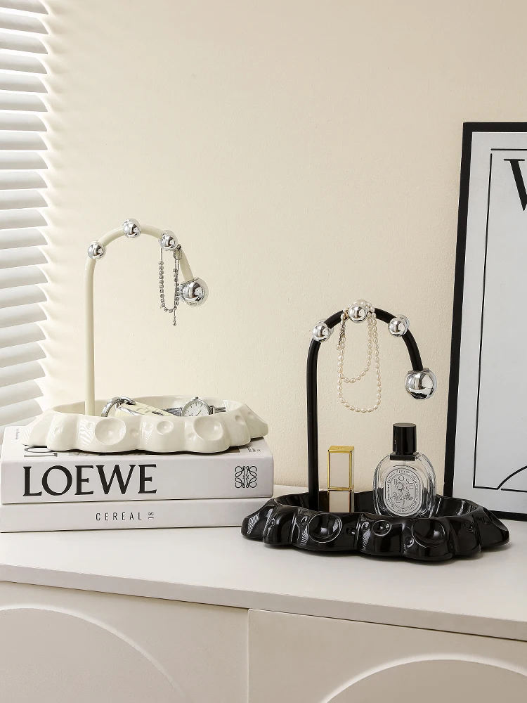 Key storage, entrance decoration, light luxury, high-end, shoe cabinet, storage rack, living room home decor
Key storage, entrance decoration, light luxury, high-end, shoe cabinet, storage rack, living room home decor