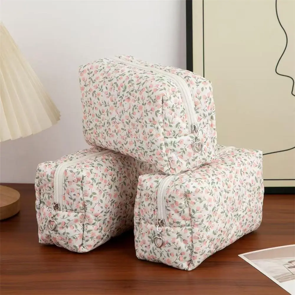 Cute Pink Floral Quilted Makeup Bag Portable Coin Storage Travel Zipper Bag Compact Multi-Purpose Cosmetic Storage Pouch
Cute Pink Floral Quilted Makeup Bag Portable Coin Storage Travel Zipper Bag Compact Multi-Purpose Cosmetic Storage Pouch