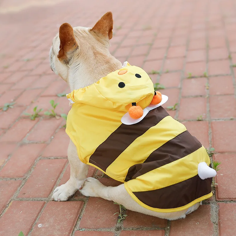 Dog raincoat with hood Summer thin sleeveless dog raincoat Breathable and light French bulldog raincoat for small and medium dog 
Dog raincoat with hood Summer thin sleeveless dog raincoat Breathable and light French bulldog raincoat for small and medium dog