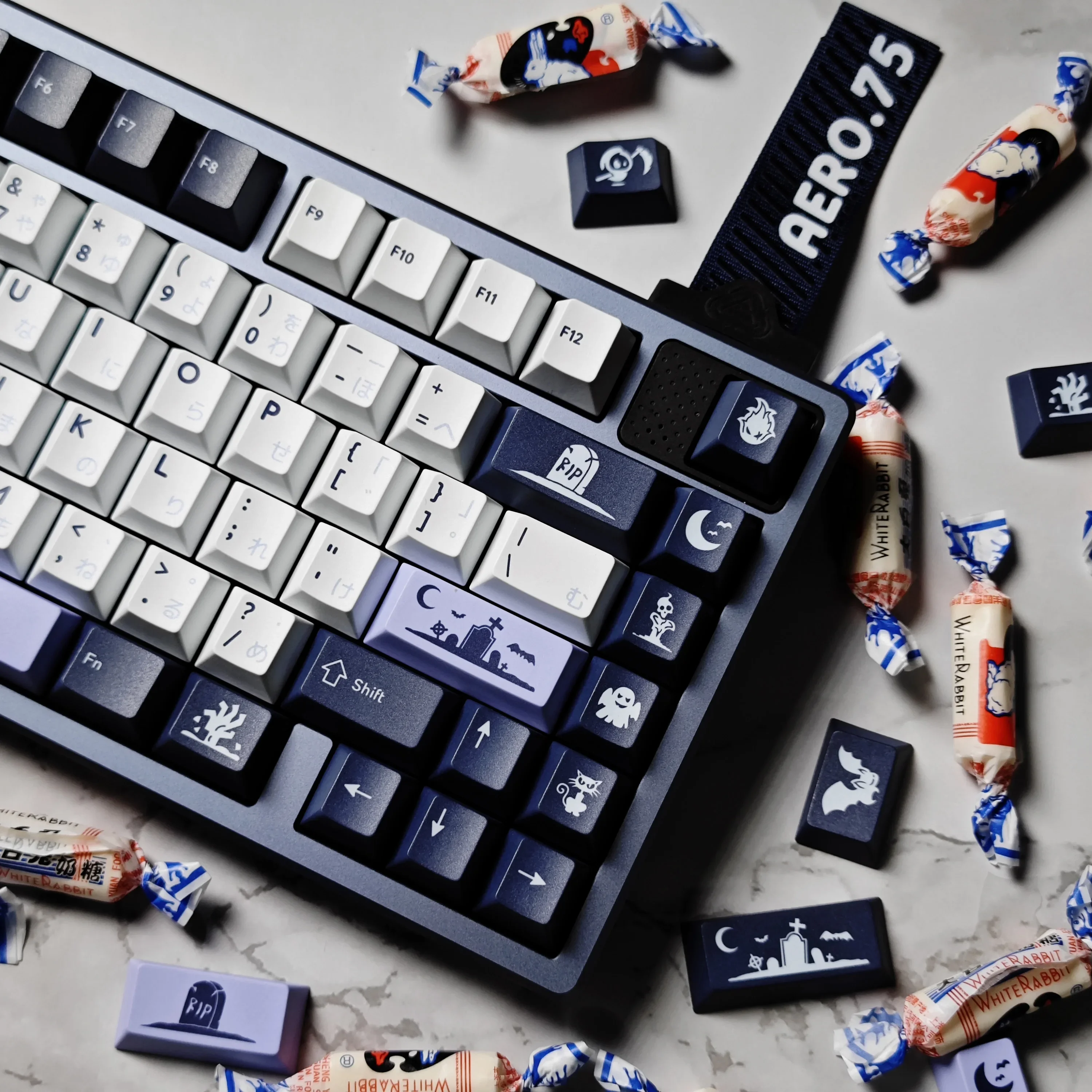 Midnight theme Original factory height PBT material Five-sided sublimation Mechanical keyboard Keycap Customized full set
Midnight theme Original factory height PBT material Five-sided sublimation Mechanical keyboard Keycap Customized full set