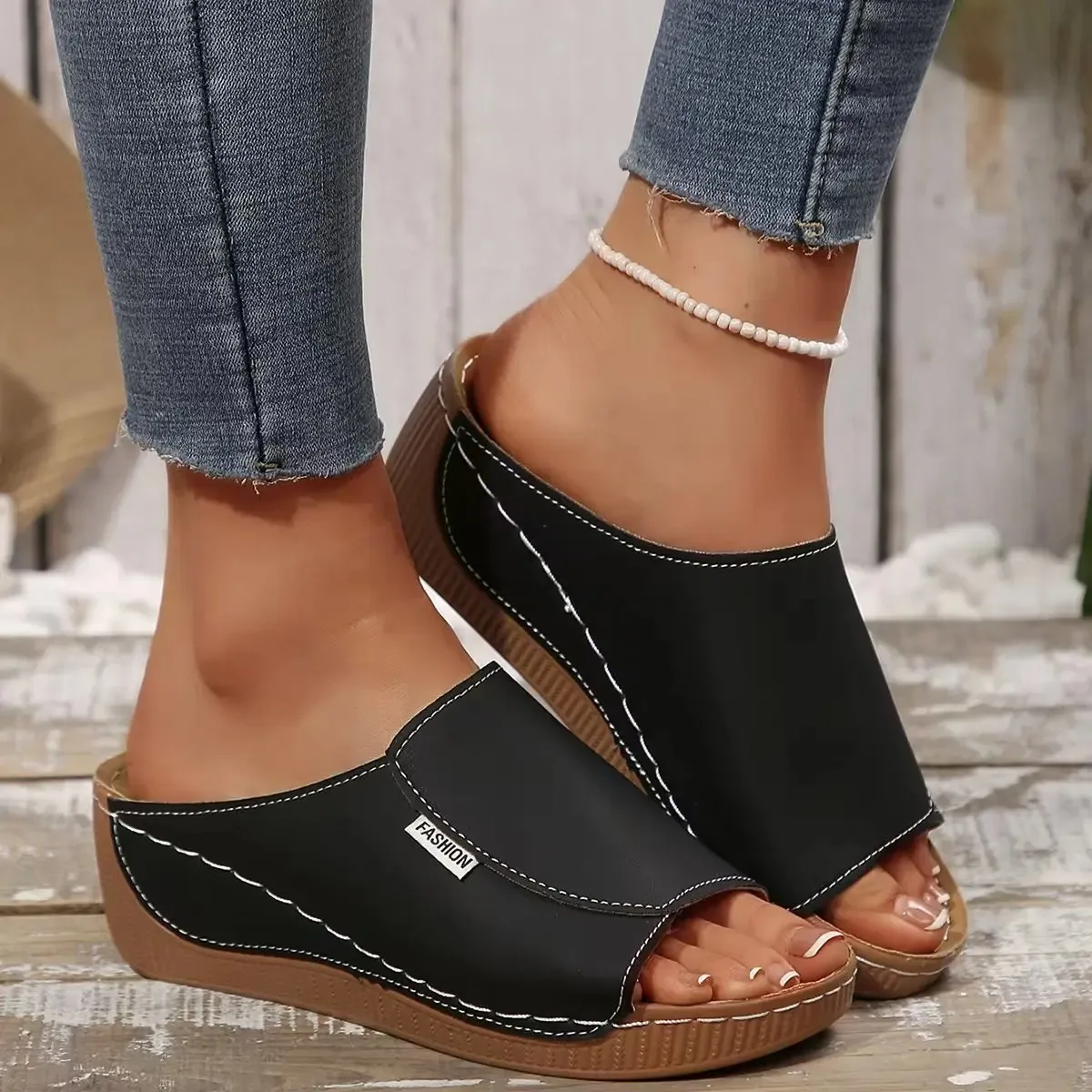 Ladies wear wedge heel sandals, solid color open toe thick soled shoes, summer comfortable slippers, ventilated and easy to wear
Ladies wear wedge heel sandals, solid color open toe thick soled shoes, summer comfortable slippers, ventilated and easy to wear