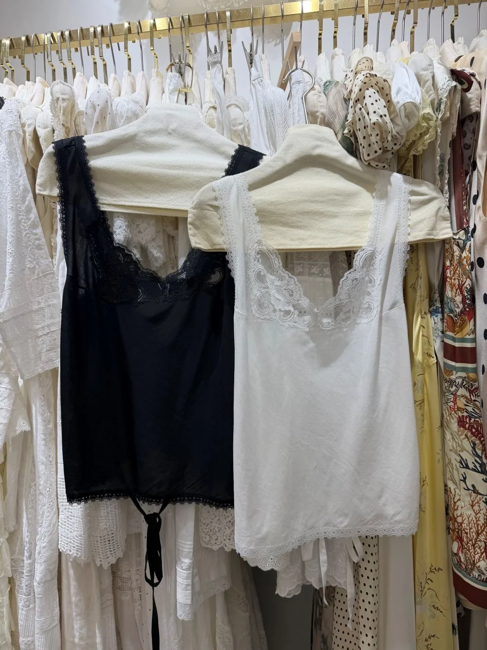 2026 New Women's Back Lace-up Tank Tops Lace Spliced V-Neck Sleeveless Casual Slim Vest
2026 New Women's Back Lace-up Tank Tops Lace Spliced V-Neck Sleeveless Casual Slim Vest