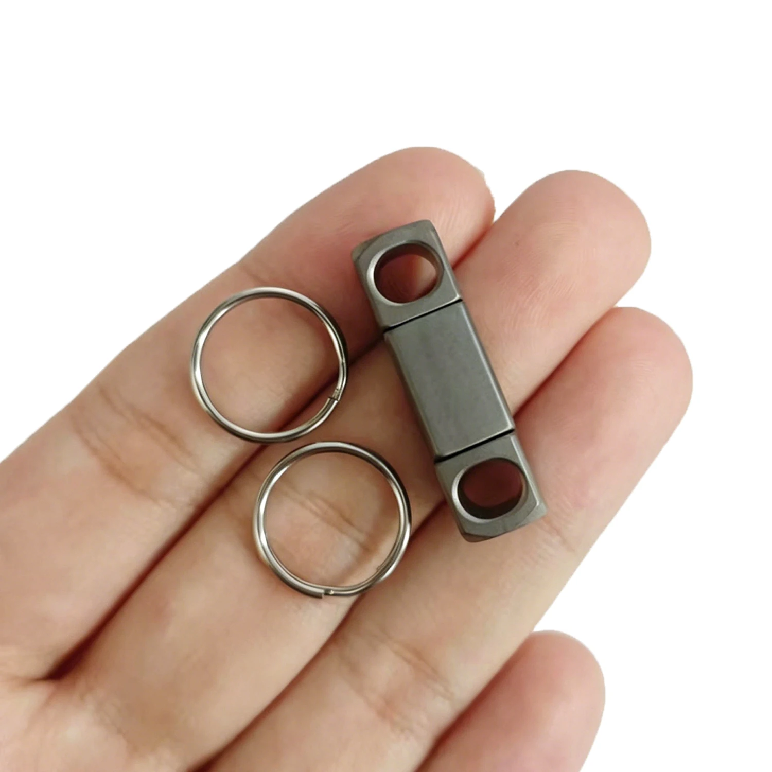 Titanium universal buckle, non removable, outdoor universal connection buckle
Titanium universal buckle, non removable, outdoor universal connection buckle