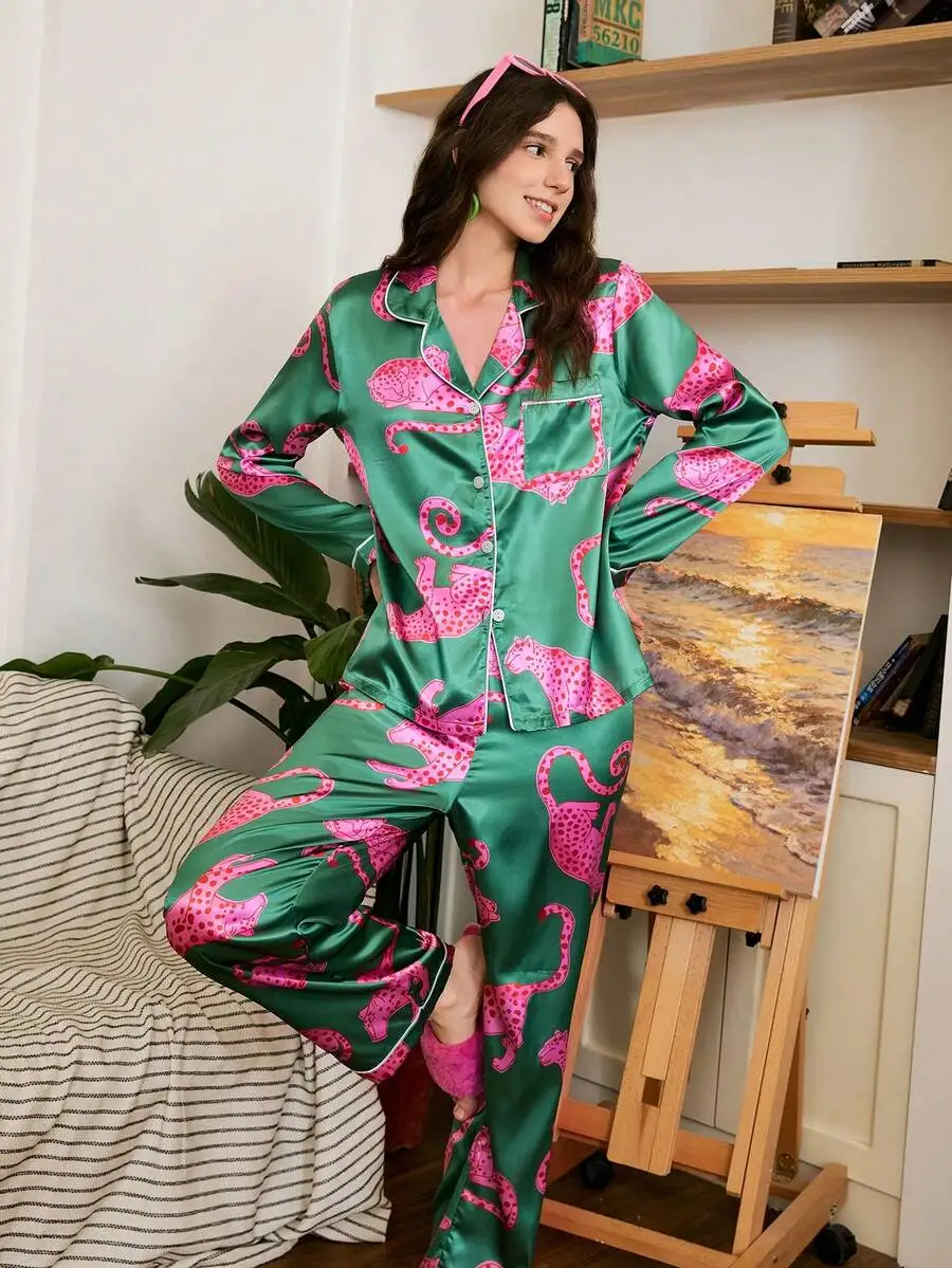 Green Pink Leopard Print Satin Pajama Set For Women Silk Sleepwear
Green Pink Leopard Print Satin Pajama Set For Women Silk Sleepwear