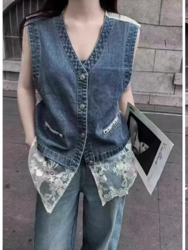 Yeezzi Women's Lace Splicing Denim See-Through Vest Outerwear Loose Sleeveless Buttoned Contrast Color V-Neck Trendy Waistcoat
Yeezzi Women's Lace Splicing Denim See-Through Vest Outerwear Loose Sleeveless Buttoned Contrast Color V-Neck Trendy Waistcoat