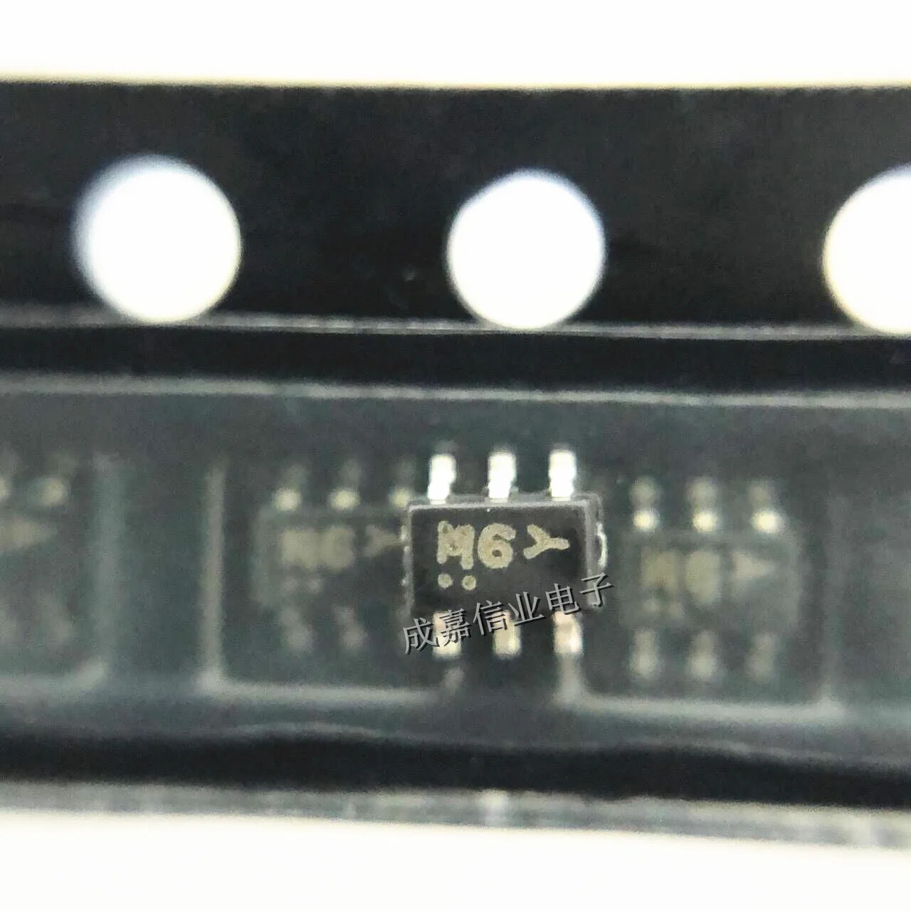 10pcs/Lot NL27WZU04DFT2G SC-70-6 MARKING;M6 Lnverters 1.65-5.5V CMOS Dual Unbuffered Operating Supply Voltage:1.65 V to 5.5 V
10pcs/Lot NL27WZU04DFT2G SC-70-6 MARKING;M6 Lnverters 1.65-5.5V CMOS Dual Unbuffered Operating Supply Voltage:1.65 V to 5.5 V
