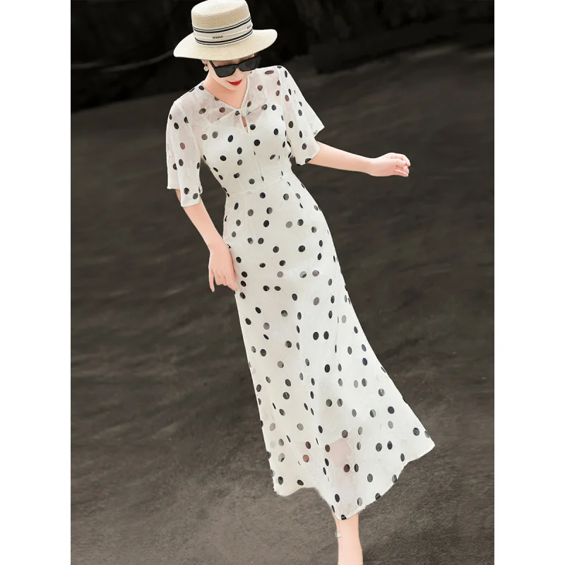 MEXCOCO 2026 Summer Vintage Elegant Keyhole Tie Neck Flutter Sleeve Polka Dot Ruched Waist Slim Mermaid Maxi Resort Dress
MEXCOCO 2026 Summer Vintage Elegant Keyhole Tie Neck Flutter Sleeve Polka Dot Ruched Waist Slim Mermaid Maxi Resort Dress