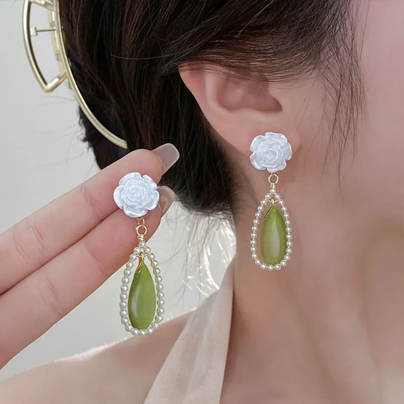 925 Silver Needle Korean Fashion Pearl Green Opal Stone Drop Earrings For Women Jewelry 2025 Trending French Flower Earrings
925 Silver Needle Korean Fashion Pearl Green Opal Stone Drop Earrings For Women Jewelry 2025 Trending French Flower Earrings