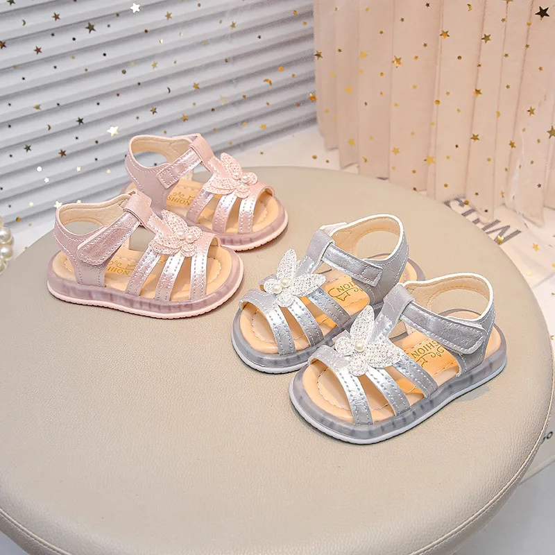Girls Summer Sandals Princess Bling Crystal on Bow-knot Sweet Kids Beach Shoes Anti-kick Cut-outs Breathable T-strap Soft Shoes
Girls Summer Sandals Princess Bling Crystal on Bow-knot Sweet Kids Beach Shoes Anti-kick Cut-outs Breathable T-strap Soft Shoes
