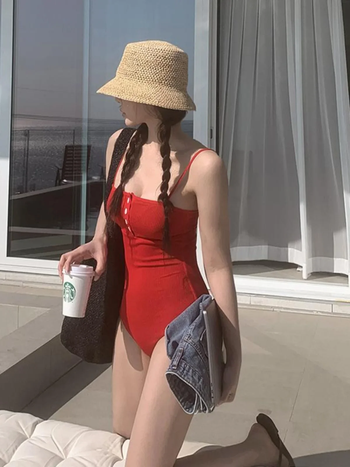 Women's One-Piece Swimsuit 2025 Sexy Slimming Triangle Thermal Bath Beach Vacation Swimwear Comfortable Casual Swimwear
Women's One-Piece Swimsuit 2025 Sexy Slimming Triangle Thermal Bath Beach Vacation Swimwear Comfortable Casual Swimwear