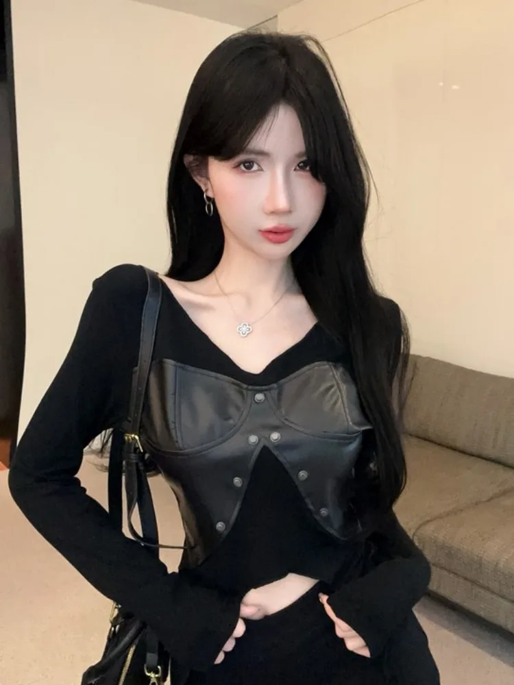 American Y2K Hot Girl PU Leather Patchwork Design Slimming Short T-Shirt Women's Early Autumn Pure Desire V-neck Short T-shirt
American Y2K Hot Girl PU Leather Patchwork Design Slimming Short T-Shirt Women's Early Autumn Pure Desire V-neck Short T-shirt