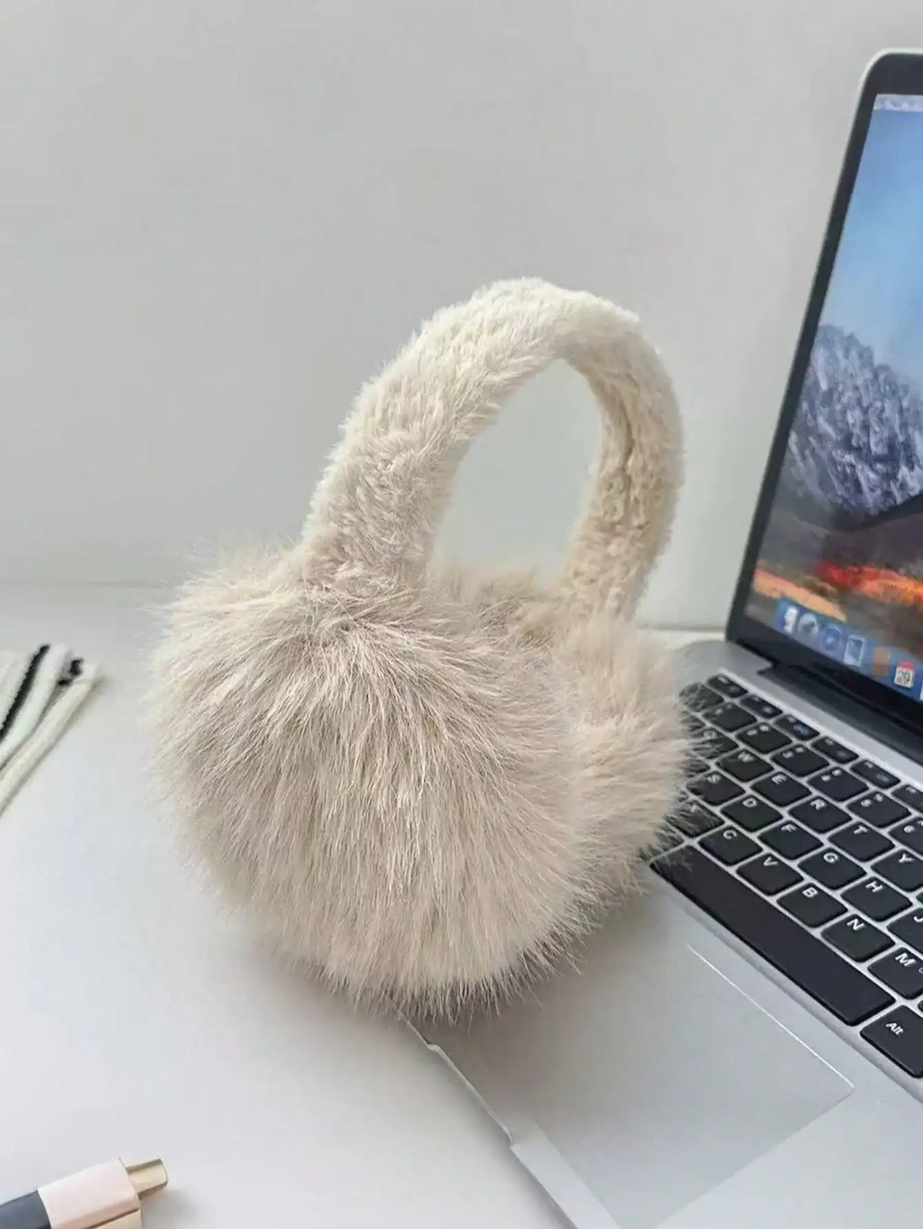 Foldable Winter Earmuffs for Women, Plush Furry Ear Warmers with Soft Polyester Feel for Outdoor Walks, Travel and Everyday Cold Weather Wear
Foldable Winter Earmuffs for Women, Plush Furry Ear Warmers with Soft Polyester Feel for Outdoor Walks, Travel and Everyday Cold Weather Wear