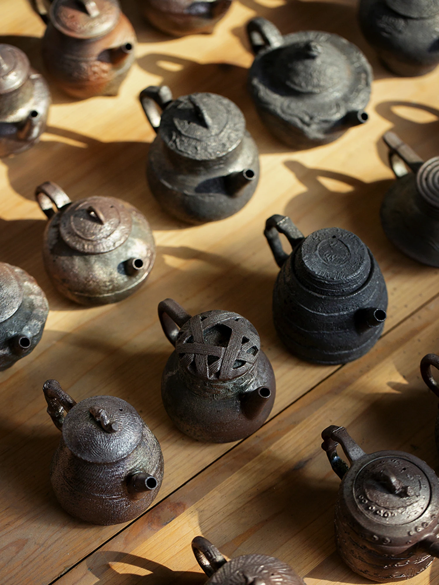 Full Handmade Primitive Stoneware Tea Kettle High Temperature Fired Traditional Crtsmanip Japanese Wabi-sabi Sle Tea Set
Full Handmade Primitive Stoneware Tea Kettle High Temperature Fired Traditional Crtsmanip Japanese Wabi-sabi Sle Tea Set