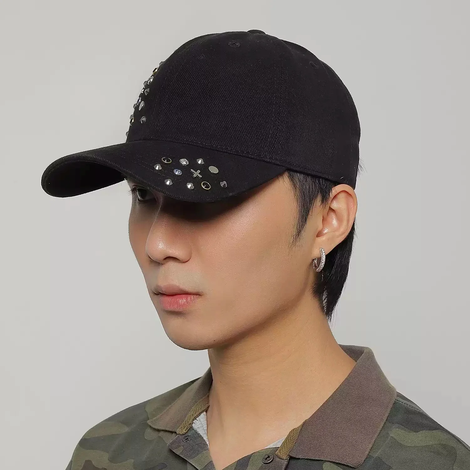 Korean Retro Flash Diamond Rivet Design Washed Distressed Peaked Caps Unisex Hip Hop Summer Sun Protection Baseball Caps
Korean Retro Flash Diamond Rivet Design Washed Distressed Peaked Caps Unisex Hip Hop Summer Sun Protection Baseball Caps