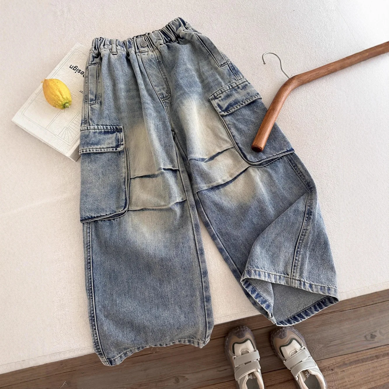 2025 Autumn Kids' Jeans Boys Girls Korean Style Denim Pants Washed White Straight Leg Casual Trousers Trendy Children's Clothes 
2025 Autumn Kids' Jeans Boys Girls Korean Style Denim Pants Washed White Straight Leg Casual Trousers Trendy Children's Clothes