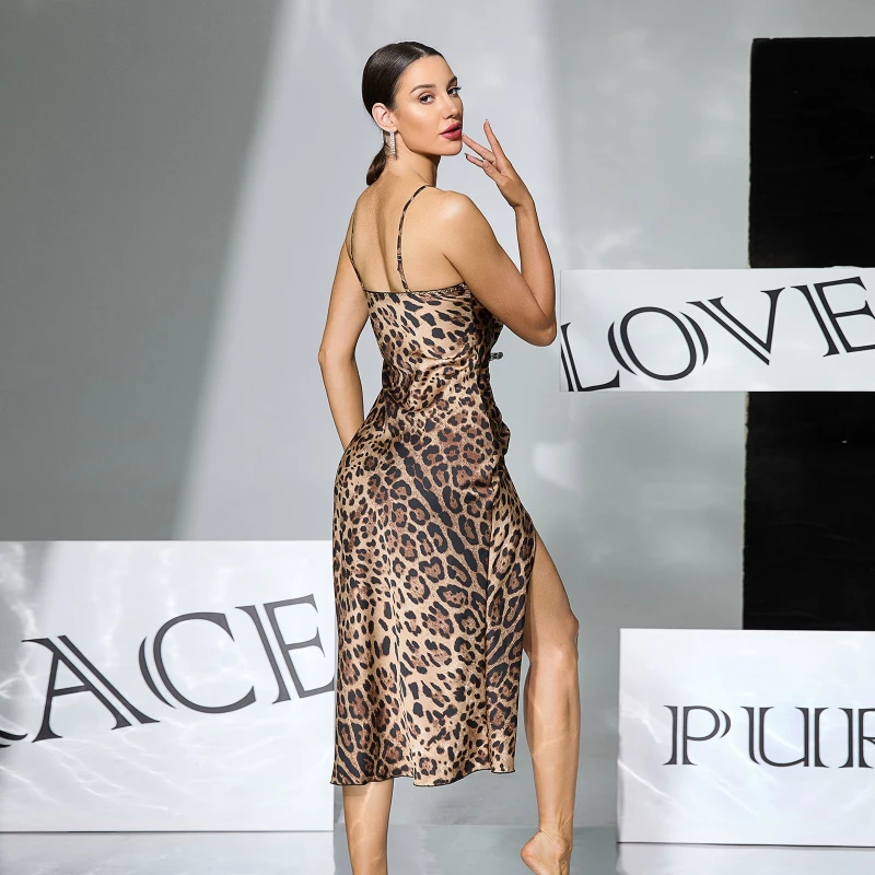 2026 Summer New Leopard Print Imitation Silk Sexy Slit with Built-in Chest Cushion Slim Fit Home Dress for Women
2026 Summer New Leopard Print Imitation Silk Sexy Slit with Built-in Chest Cushion Slim Fit Home Dress for Women