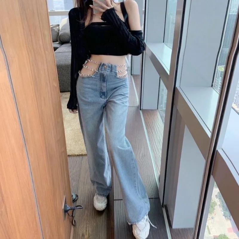 2026 New High Waist Wide Leg Jeans Women Straight Denim Pants Chain Cut Out Design Spring Autumn Streetwear
2026 New High Waist Wide Leg Jeans Women Straight Denim Pants Chain Cut Out Design Spring Autumn Streetwear