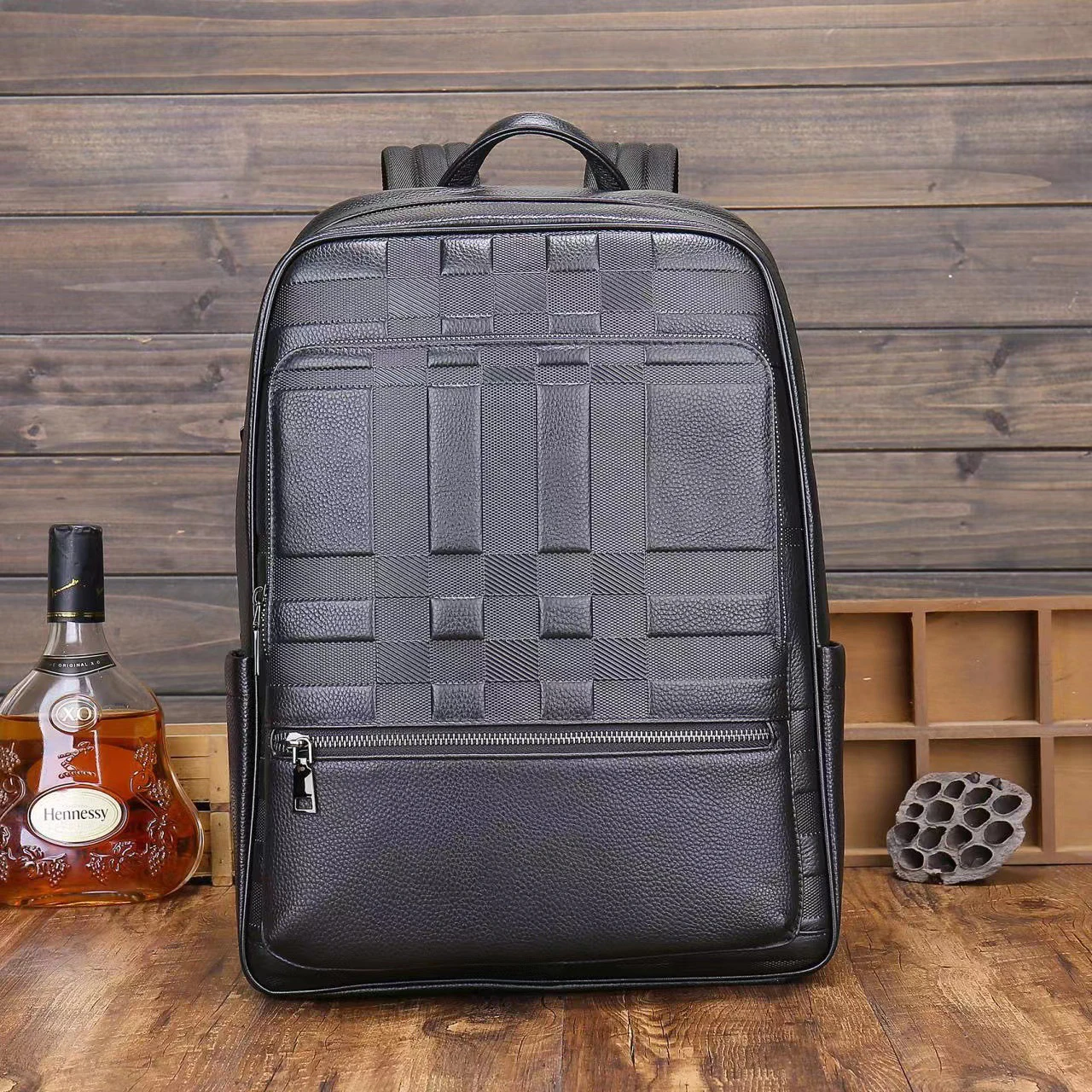 2024 New Luxury Brand Striped Real Genuine Leather Men Backpacks Student Cowhide Backpack Luxury 15.6 Inch Computer Laptop Bag
2024 New Luxury Brand Striped Real Genuine Leather Men Backpacks Student Cowhide Backpack Luxury 15.6 Inch Computer Laptop Bag