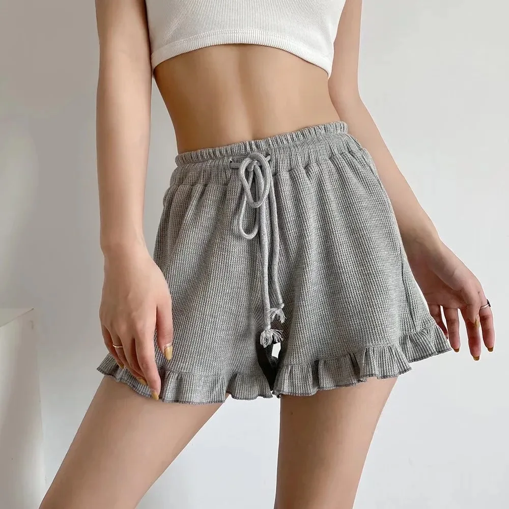 2024 Summer Women Waffle Shorts Solid Color Female High Waist Drawstring Short Pants Casual Loose Ladies Ruffles Wide Leg Shorts
2024 Summer Women Waffle Shorts Solid Color Female High Waist Drawstring Short Pants Casual Loose Ladies Ruffles Wide Leg Shorts