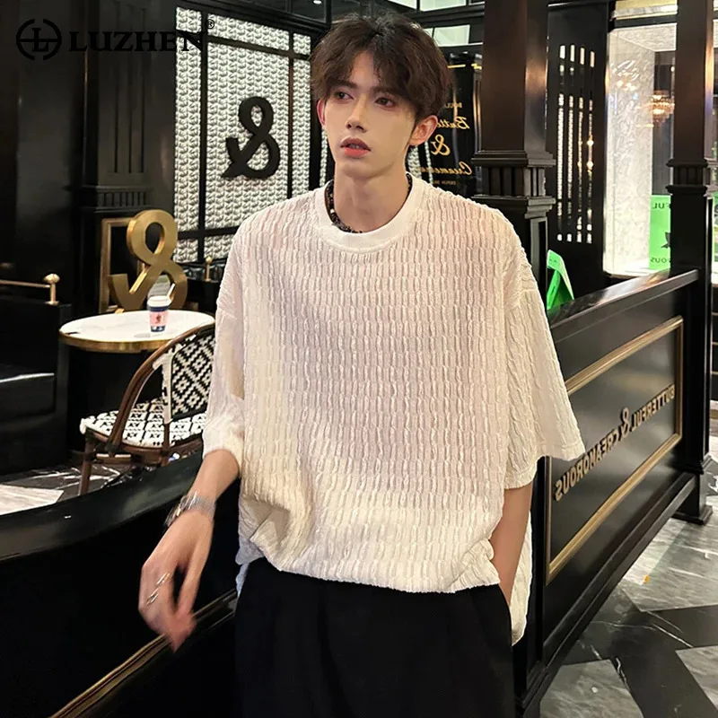 LUZHEN Casual Textured Pattern Loose Solid Color Half Sleeve T-shirt Men's 2025 Summer New Elegant High Quality Male Tops JY2699
LUZHEN Casual Textured Pattern Loose Solid Color Half Sleeve T-shirt Men's 2025 Summer New Elegant High Quality Male Tops JY2699