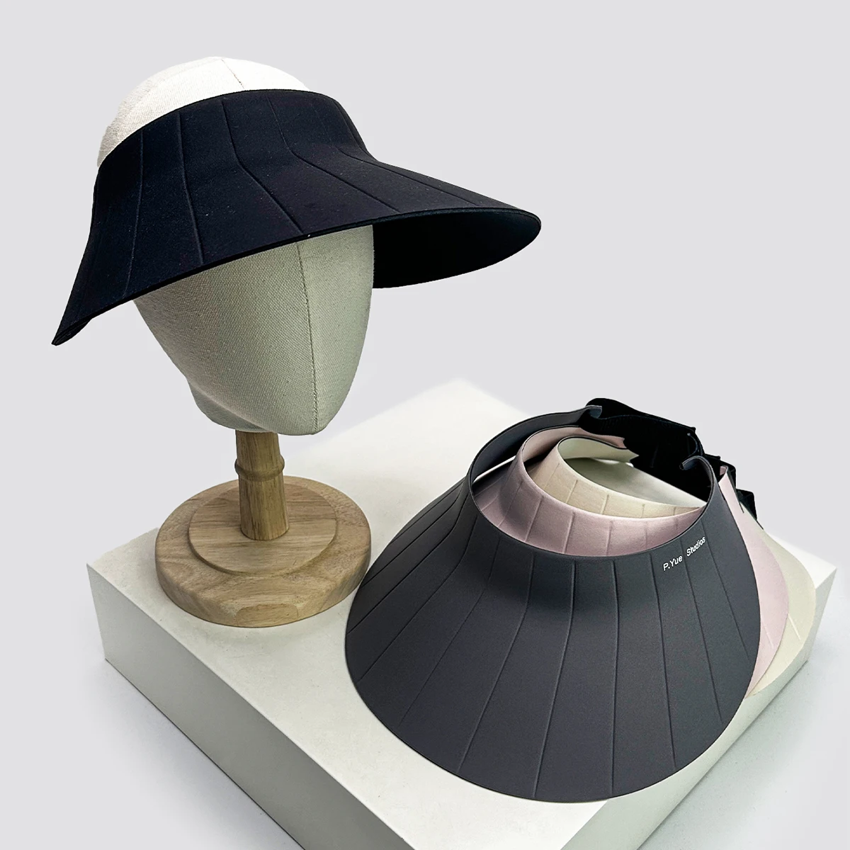 New Unisex Print Letter Big Brim Sun Hats Outdoor Breathable Traceless Sunscreen Caps Versatile ins Fashion Sport Top Air Caps
New Unisex Print Letter Big Brim Sun Hats Outdoor Breathable Traceless Sunscreen Caps Versatile ins Fashion Sport Top Air Caps