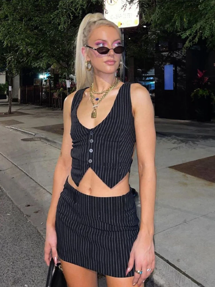 Women Two Piece Sets Vintage Crop Top with A-Line Mini Skirts Vintage Y2k Black Gothic Striped Skirt Sets 2000s Fashion Clothes
Women Two Piece Sets Vintage Crop Top with A-Line Mini Skirts Vintage Y2k Black Gothic Striped Skirt Sets 2000s Fashion Clothes