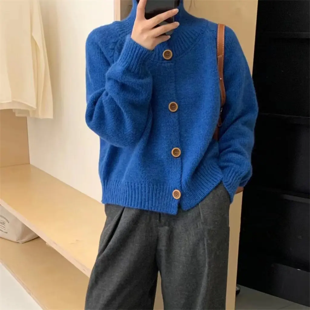 Women's Short Knitted Cardigan Autumn Winter Korean Style Retro Collar Single Row Button Sweater Fashion Top for Ladies
Women's Short Knitted Cardigan Autumn Winter Korean Style Retro Collar Single Row Button Sweater Fashion Top for Ladies