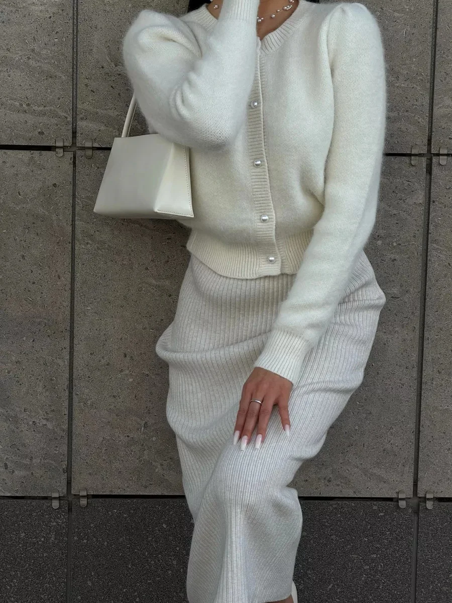 2025 Autumn Winter Women Sweater Cardigan New Style Knitted Cardigan Fashionable Open Front Knit Outerwear For Versatile Outfits
2025 Autumn Winter Women Sweater Cardigan New Style Knitted Cardigan Fashionable Open Front Knit Outerwear For Versatile Outfits