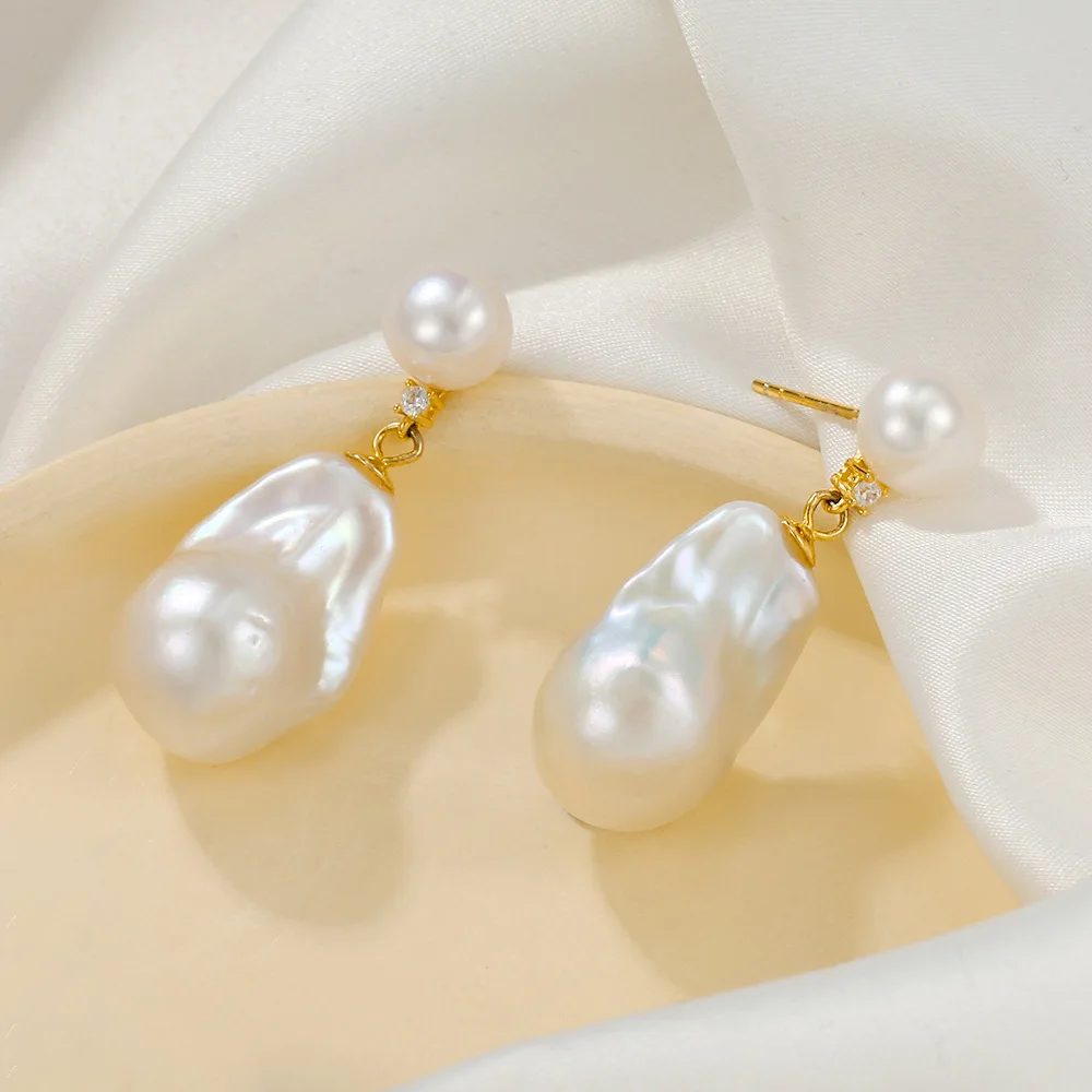 S925pure silver plated with 14K gold French vintage light luxury natural freshwater pearl earrings special-shaped earrings
S925pure silver plated with 14K gold French vintage light luxury natural freshwater pearl earrings special-shaped earrings