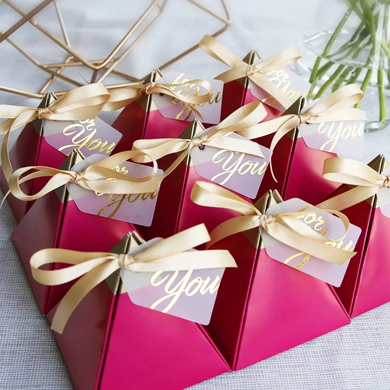 25 pieces Rose Red Triangle Wedding Candy Box European Marriage Engagement Birthday Baptism Souvenirs Gift Boxes For Guests B028
25 pieces Rose Red Triangle Wedding Candy Box European Marriage Engagement Birthday Baptism Souvenirs Gift Boxes For Guests B028