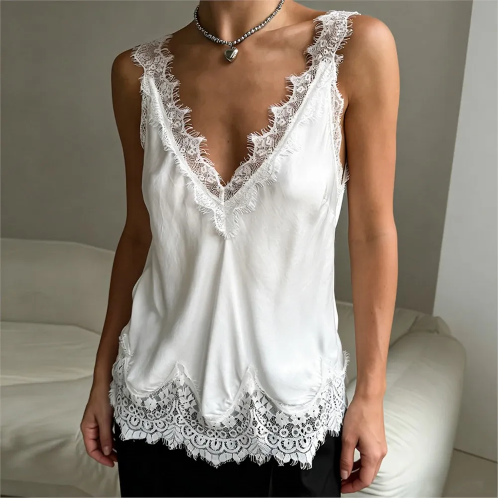 Lace Sleeveless T-shirt Splicing Summer New Women's Fashionable And Sexy Sleeveless V-neck Suspender Solid Color Top Ropa Mujer
Lace Sleeveless T-shirt Splicing Summer New Women's Fashionable And Sexy Sleeveless V-neck Suspender Solid Color Top Ropa Mujer