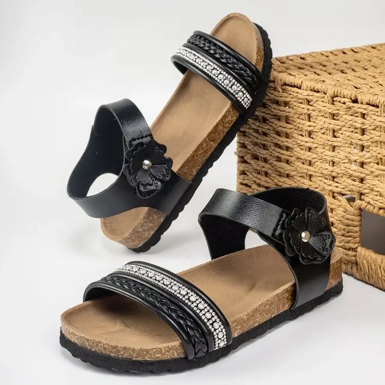 2025 Summer Kids Sandals Bohemian Pearl Weaving Open Toe Wedges Sandels Casual Buckle Strap Thick Bottom Slippers Summer
2025 Summer Kids Sandals Bohemian Pearl Weaving Open Toe Wedges Sandels Casual Buckle Strap Thick Bottom Slippers Summer