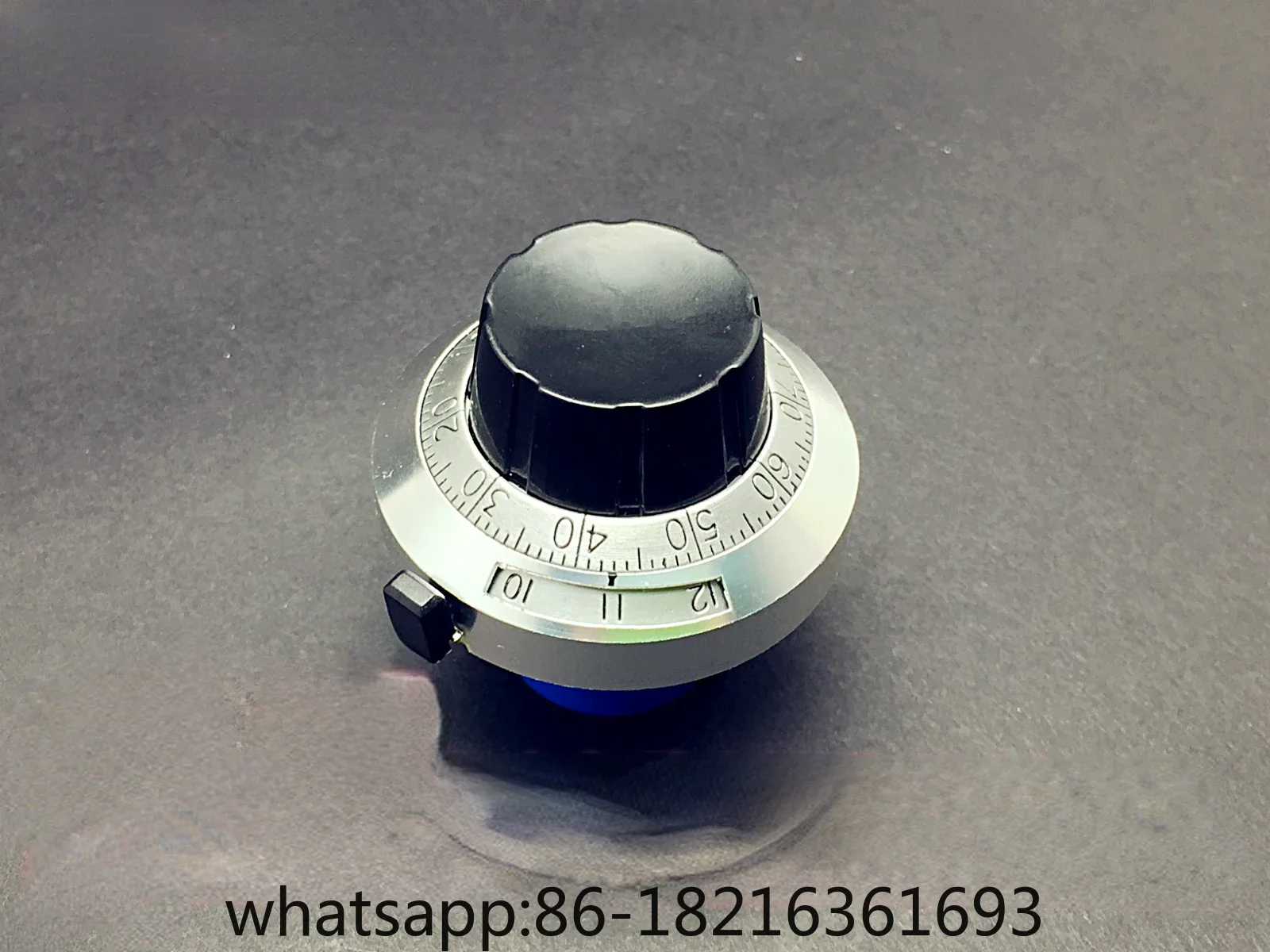 Precision multi turn 10 turn potentiometer BOURNS 3590S-2 with B2 knob
Precision multi turn 10 turn potentiometer BOURNS 3590S-2 with B2 knob