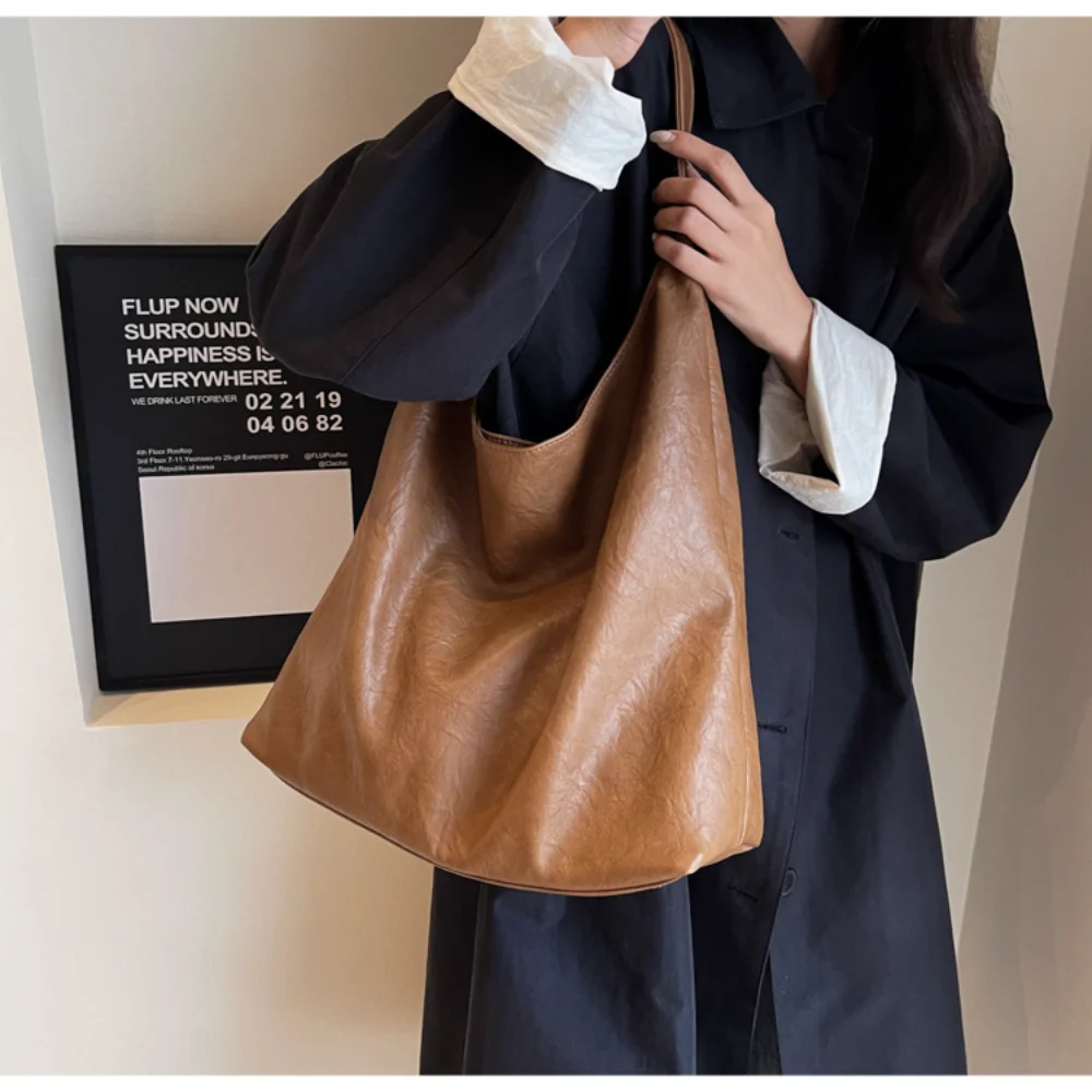 Soft Pu Leather Bag Soft Large Capacity Shoulder Bag Fashion Armpit Bag Large Capacity For Travel School Everyday Use 
Soft Pu Leather Bag Soft Large Capacity Shoulder Bag Fashion Armpit Bag Large Capacity For Travel School Everyday Use
