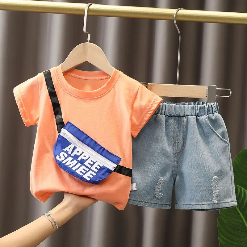 Children Clothing Summer 2023 New Handsome Korean Version Solid Color Short Sleeve Round Neck Trend Casual T-shirt Two Pieces
Children Clothing Summer 2023 New Handsome Korean Version Solid Color Short Sleeve Round Neck Trend Casual T-shirt Two Pieces