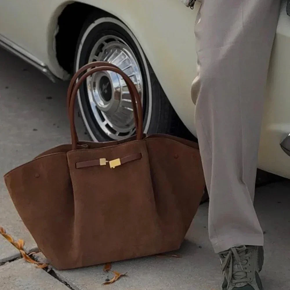 Large Capacity Suede Shoulder Bag 2025 New Luxury Designer Woman Handbag High Quality Tote Bags for Women Wing Bag Female Purse
Large Capacity Suede Shoulder Bag 2025 New Luxury Designer Woman Handbag High Quality Tote Bags for Women Wing Bag Female Purse