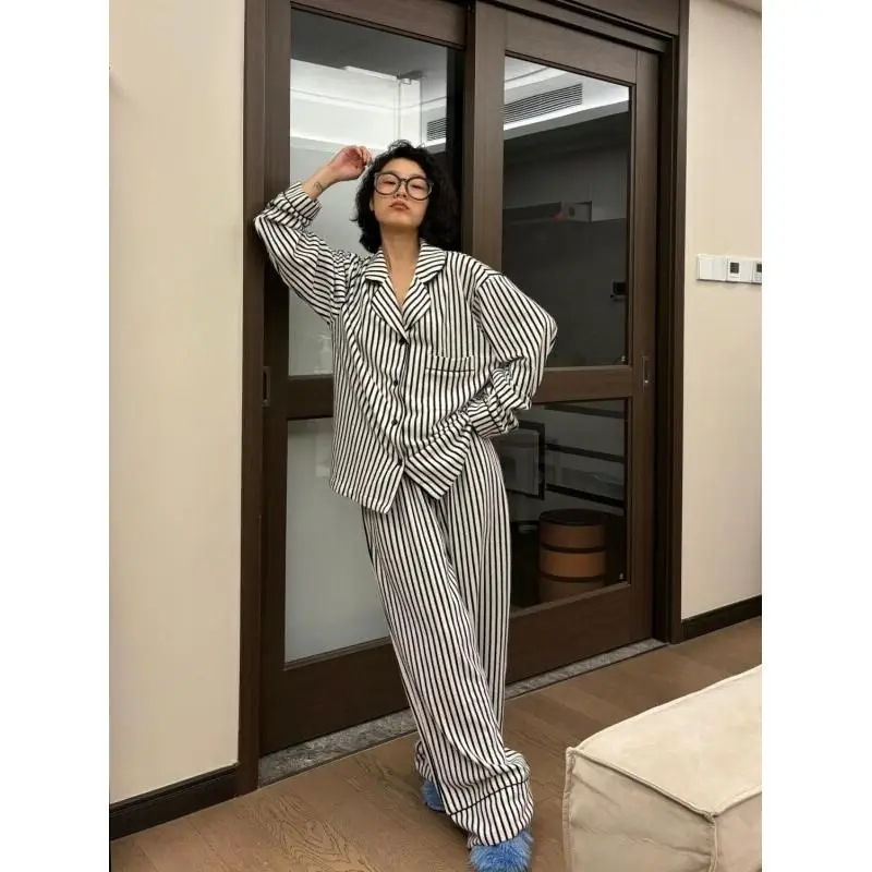 Женский пижамный комплект: модная домашняя одежда в полоску, хлопковая, корейский стиль, милый, для отдыха, с длинными рукавами и брюками
Женский пижамный комплект: модная домашняя одежда в полоску, хлопковая, корейский стиль, милый, для отдыха, с длинными рукавами и брюками
