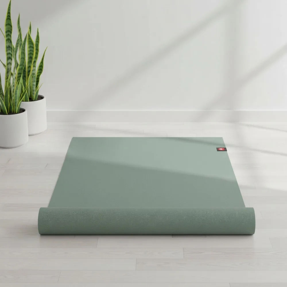 Ultra-Thin 1.5mm Natural Rubber Yoga Mat - Foldable & Travel Friendly | Eco-Friendly Non-Slip Surface for On-the-Go Yogis
Ultra-Thin 1.5mm Natural Rubber Yoga Mat - Foldable & Travel Friendly | Eco-Friendly Non-Slip Surface for On-the-Go Yogis