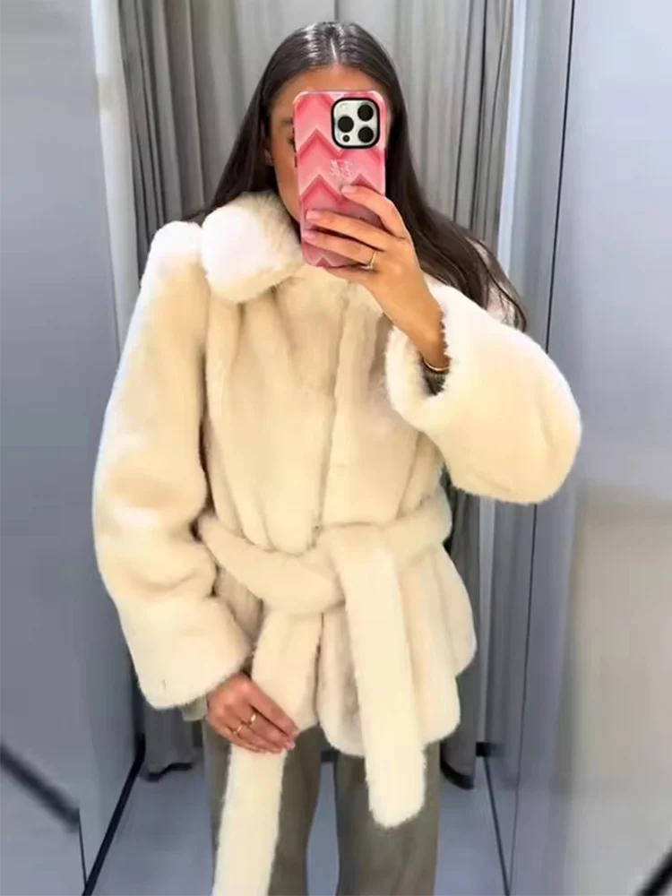 Faux Fur Loose Jackets For Women Elegant Long Sleeve Laple Coat With Belt 2025 Autumn Winter Chic Leisure Female New Outerwear
Faux Fur Loose Jackets For Women Elegant Long Sleeve Laple Coat With Belt 2025 Autumn Winter Chic Leisure Female New Outerwear 