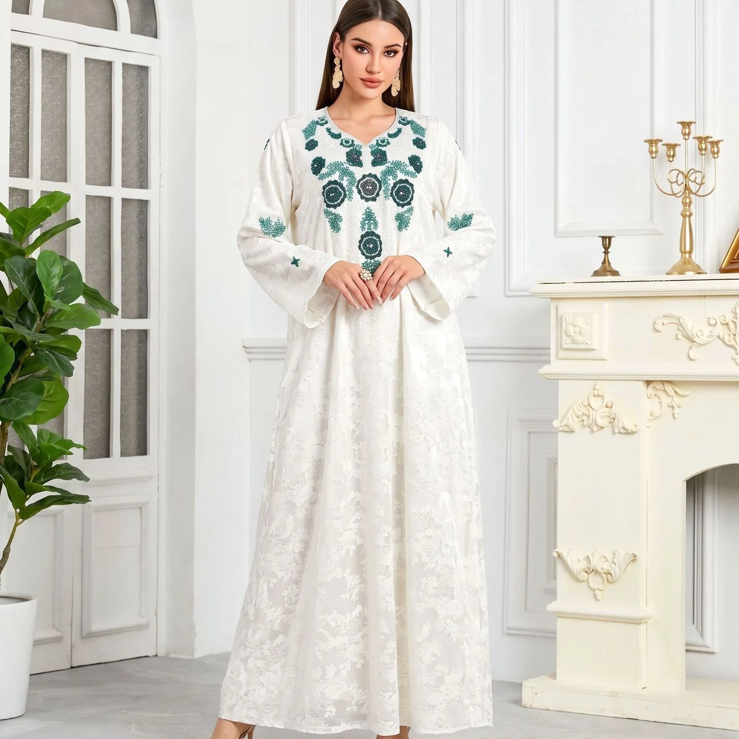 26701-1 New Autumn/winter Fashionable V-neck Handmade Beaded Embroidered Loose Clothes For Women Vestidos Y2k、 Party Elegant
26701-1 New Autumn/winter Fashionable V-neck Handmade Beaded Embroidered Loose Clothes For Women Vestidos Y2k、 Party Elegant