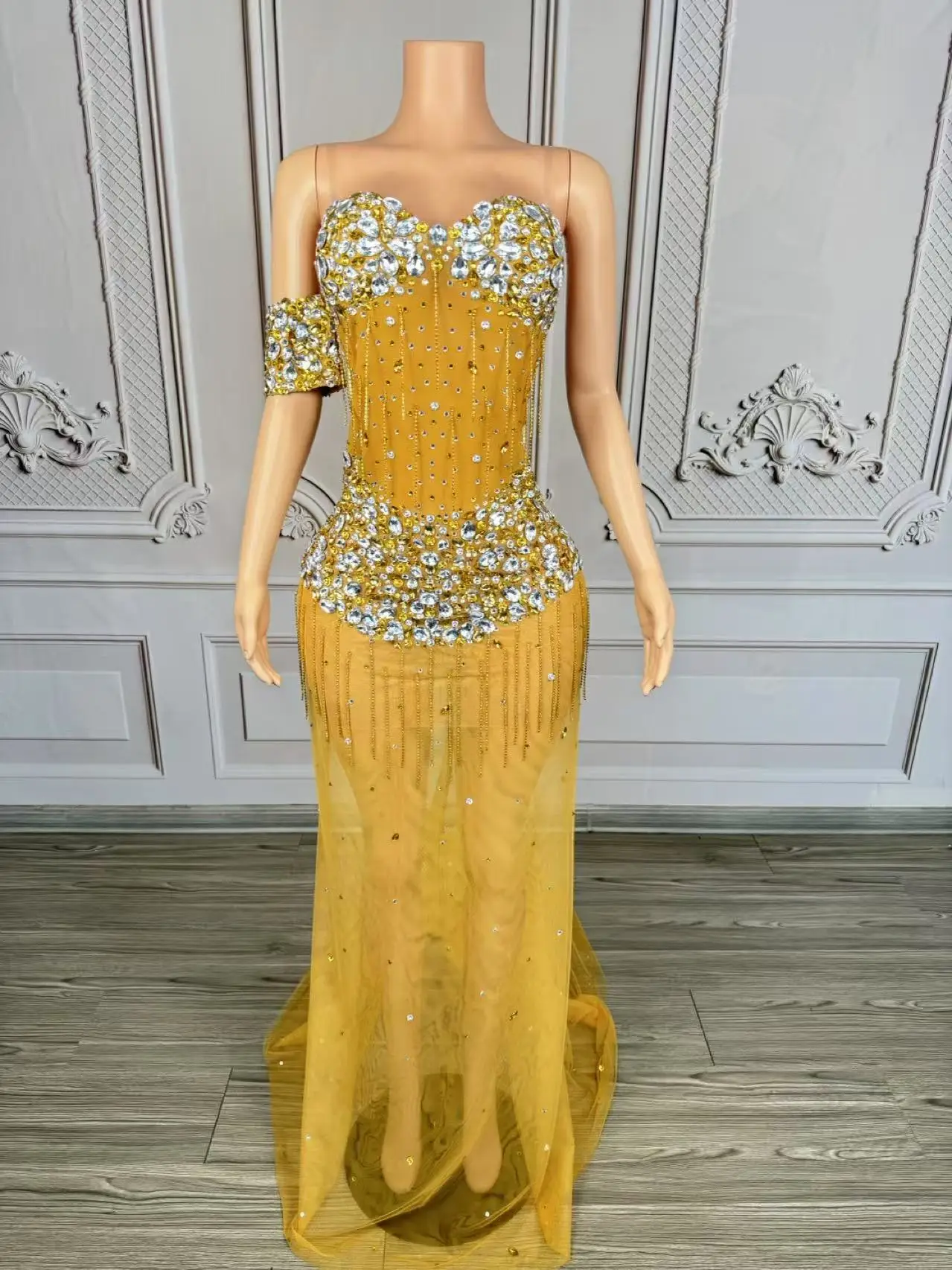 Chuju Luxury Women Party Dress Sparkling Diamond Perspective Mesh Dress Bespoke Occasion Wedding Cocktail Graduation Dress
Chuju Luxury Women Party Dress Sparkling Diamond Perspective Mesh Dress Bespoke Occasion Wedding Cocktail Graduation Dress