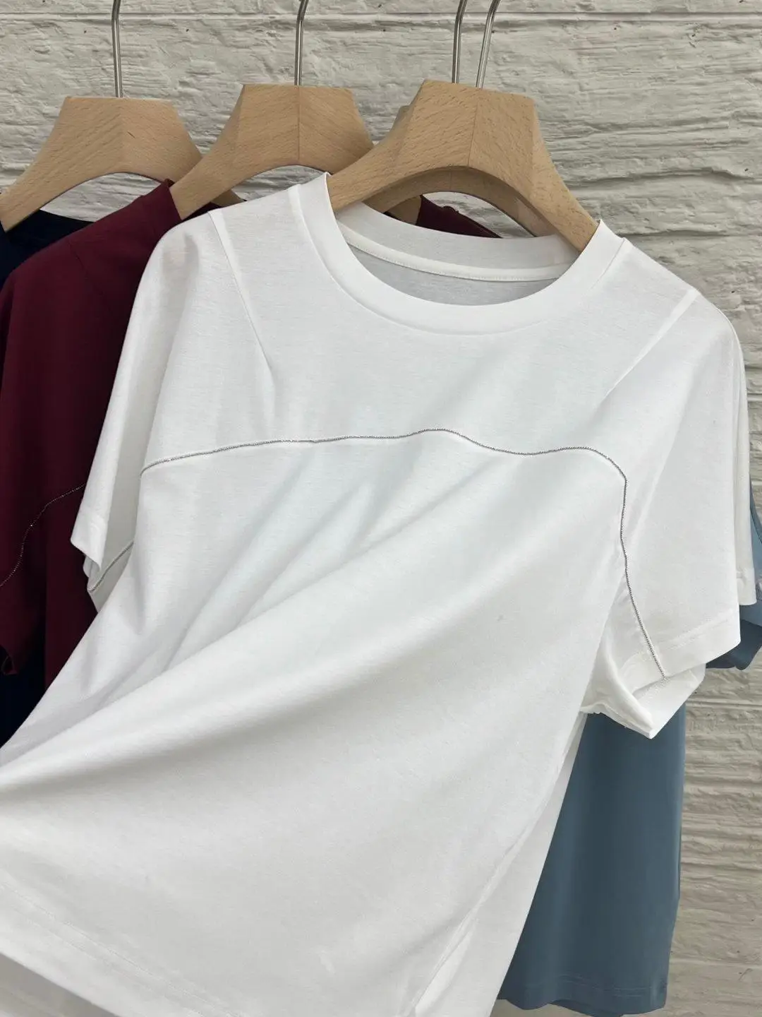 Summer new loose top T-shirt versatile slimming round neck casual minimalist solid color
Summer new loose top T-shirt versatile slimming round neck casual minimalist solid color