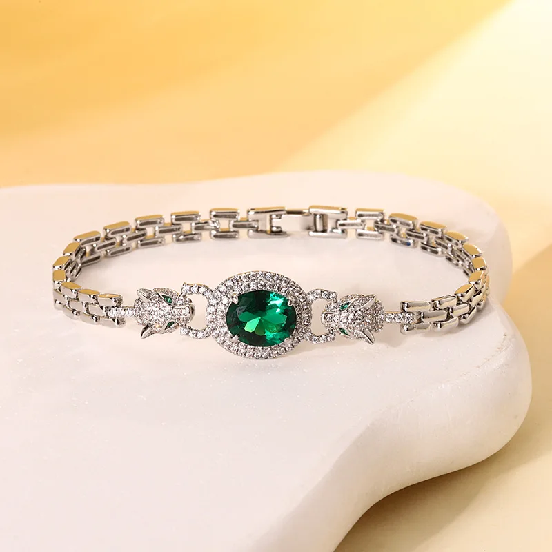 High quality S925 sterling silver bracelet, dazzling zircon shows luxury, exquisite jewelry party birthday gift
High quality S925 sterling silver bracelet, dazzling zircon shows luxury, exquisite jewelry party birthday gift