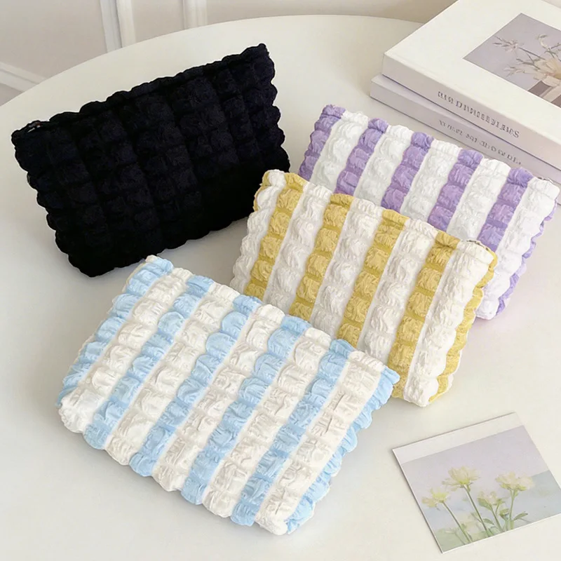 Bubble cloud cosmetic bag cute pleated large capacity clutch bag contrasting color travel wash storage bag
Bubble cloud cosmetic bag cute pleated large capacity clutch bag contrasting color travel wash storage bag